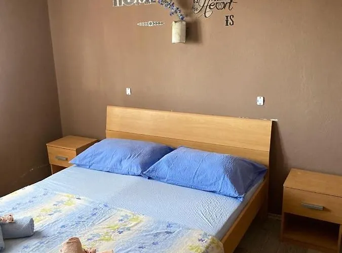 펜션 Island Paradise Lavdara *