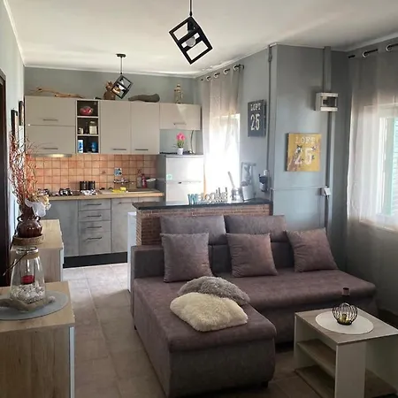 Сasa de vacaciones Island Paradise Lavdara *