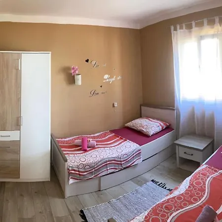 Island Paradise Lavdara Holiday home *