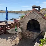 Semesterbostad Island Paradise Lavdara Sali