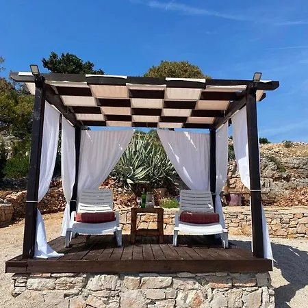 Island Paradise Lavdara Hébergement de vacances *